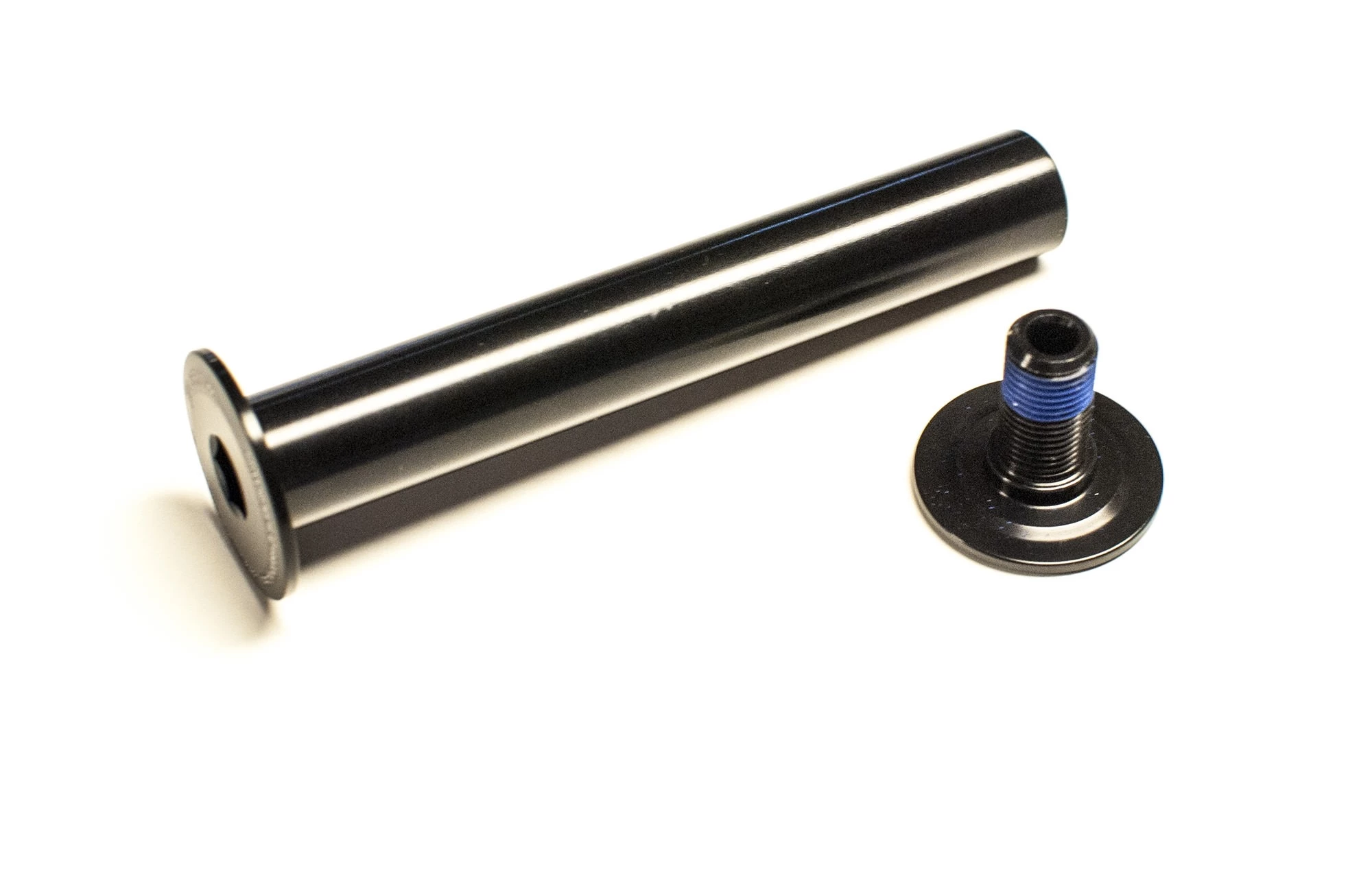 AXE DE U LINK / TRIANGLE ARRIERE SUPREME DH V4 ET V4.2